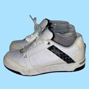 K Swiss Boys size 4.5 White Sneakers EUC